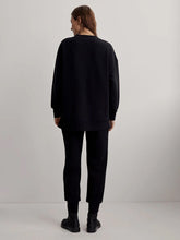 Load image into Gallery viewer, Stylish activewear from Varley available at Studio 128.