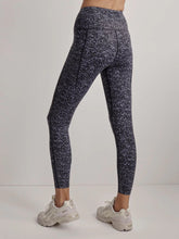 Load image into Gallery viewer, Stylish leggings from Varley available online at Studio 128 with free shipping.