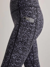 Load image into Gallery viewer, Leggings from Varley with pockets available at Studio 128.