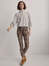 Load image into Gallery viewer, Best in women's athletic fashion from Varley at Studio 128fit.