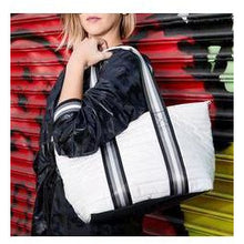 Load image into Gallery viewer, The perfect summer tote bag from Studio 128.