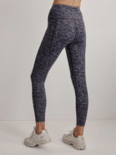 Load image into Gallery viewer, Stylish leggings from Varley available online at Studio 128 with free shipping. 
