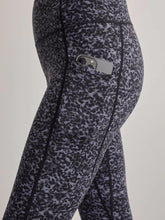 Load image into Gallery viewer, Leggings from Varley with pockets available at Studio 128. 
