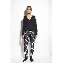 Load image into Gallery viewer, Beautiful leggings from Studio 128. 
