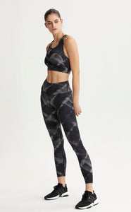 Shop the latest in women's leggings from Studio 128. 