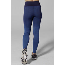 Load image into Gallery viewer, Fashionable seamless leggings available at the premier online destination for women&#39;s activewear. 
