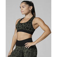 Load image into Gallery viewer, Seamless sports bras from 925 Fit available at Studio 128. 
